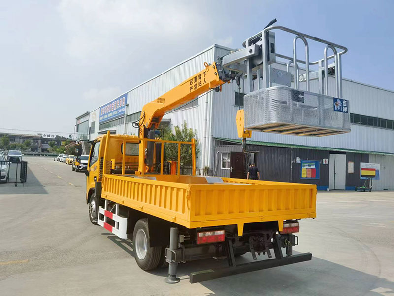 藍牌高空作業車使用特點